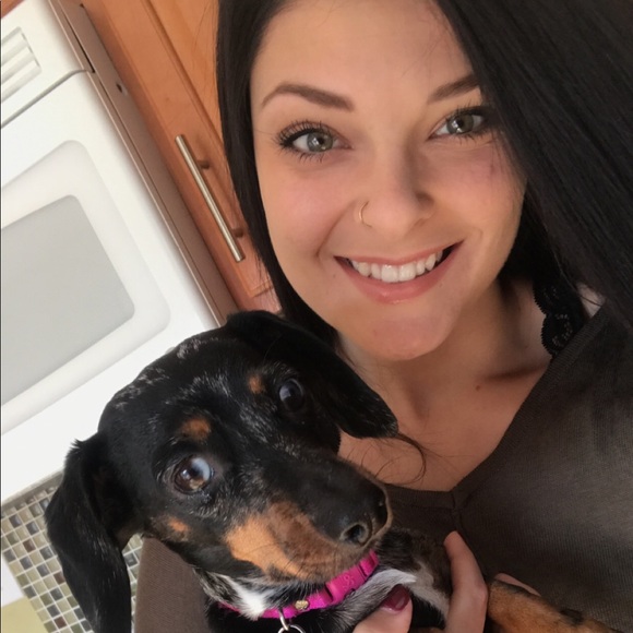 Meet your Posher, Jennifer - Picture 1 of 1